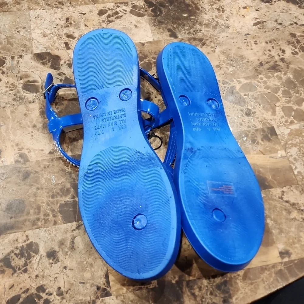 Woman's Sandals - Picture 5 of 5